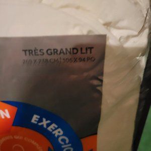 Hypoallergenic King size comforter